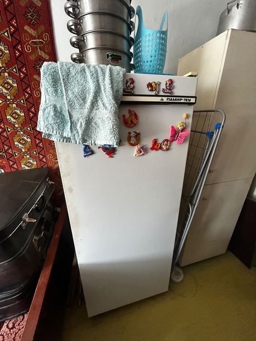 Холодильник работающий