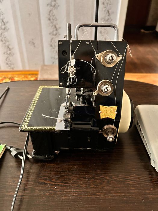 Оверлок электрический