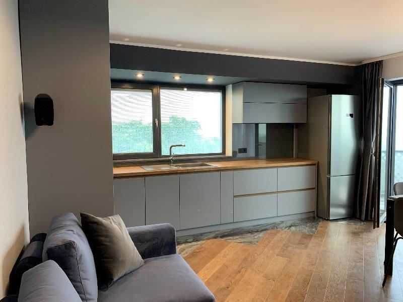 Дава се под наем Тристаен апартамент в София, Младост 2 - 101 кв.м за 637.5 € - Снимка #1