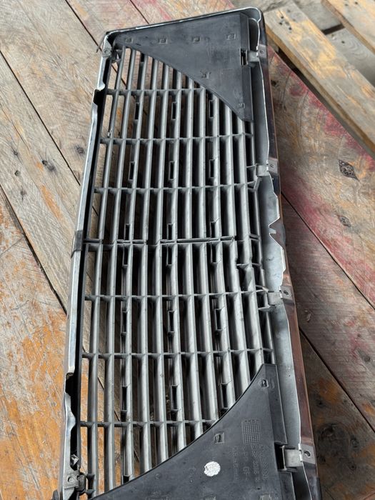 Решетка радиатора w124 рест