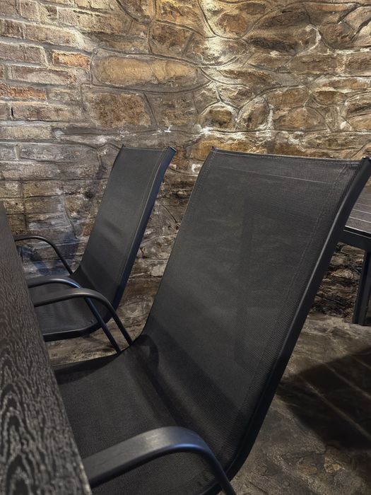 Различни маси и столове