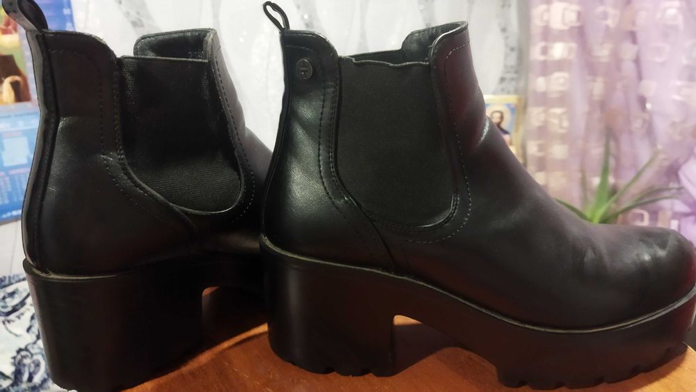 Продам женские "Ботильоны"