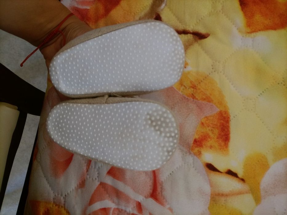 Бебешки обувки с мече