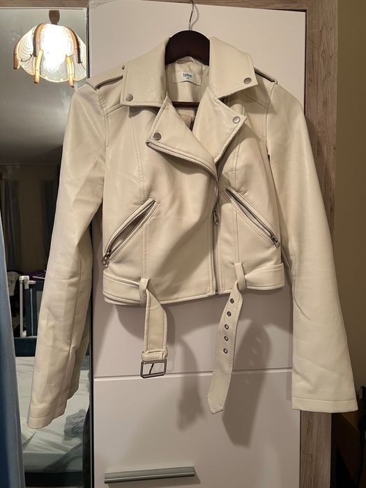 бяло яке от изкуствена кожа