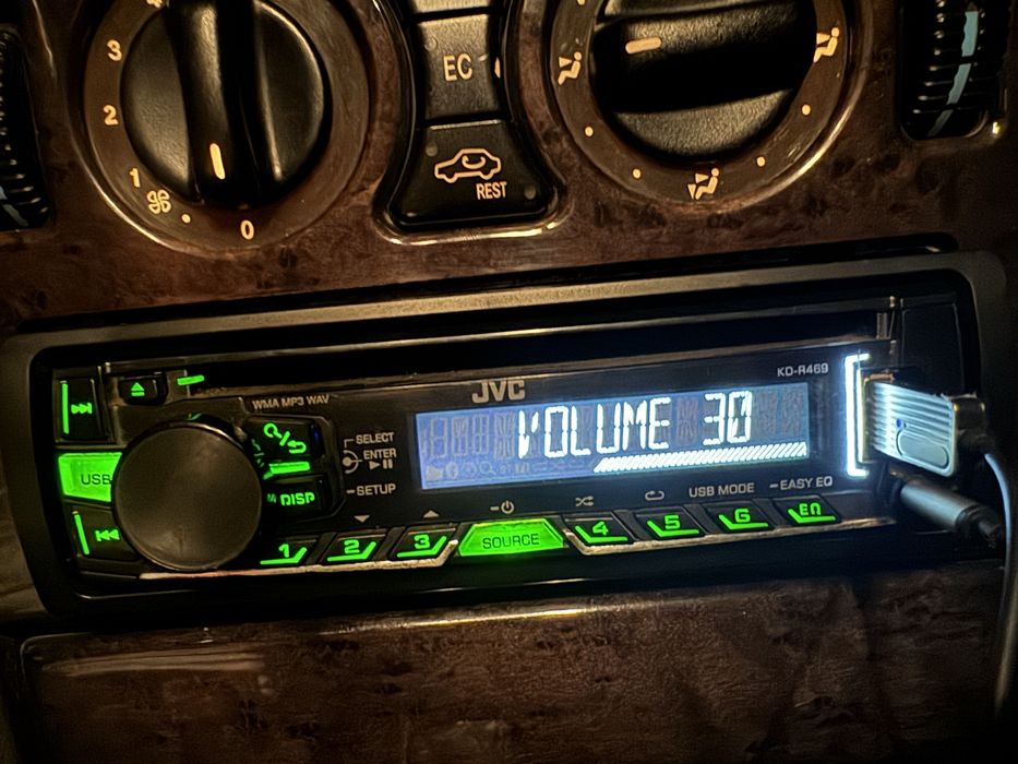 Магнитола JVC KD-R469