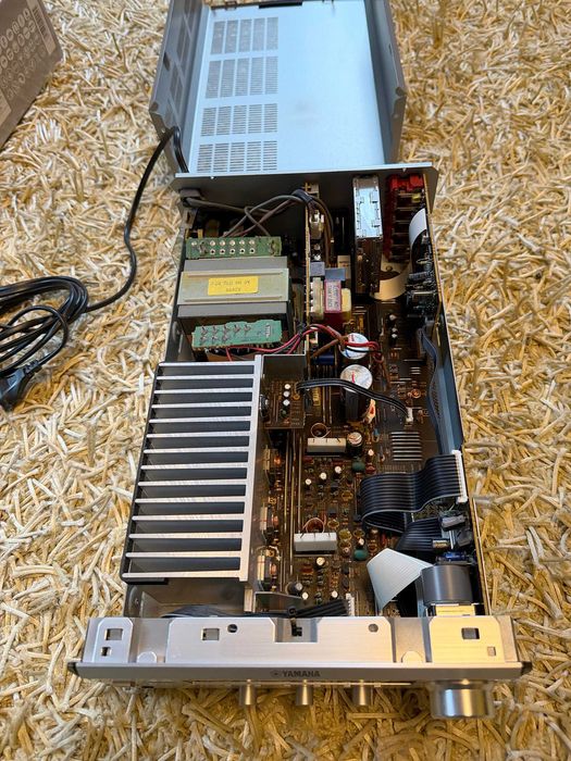 Yamaha RX-E 400 receiver