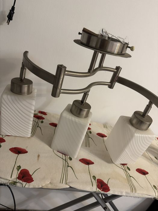 Люстра в хорошем состоянии