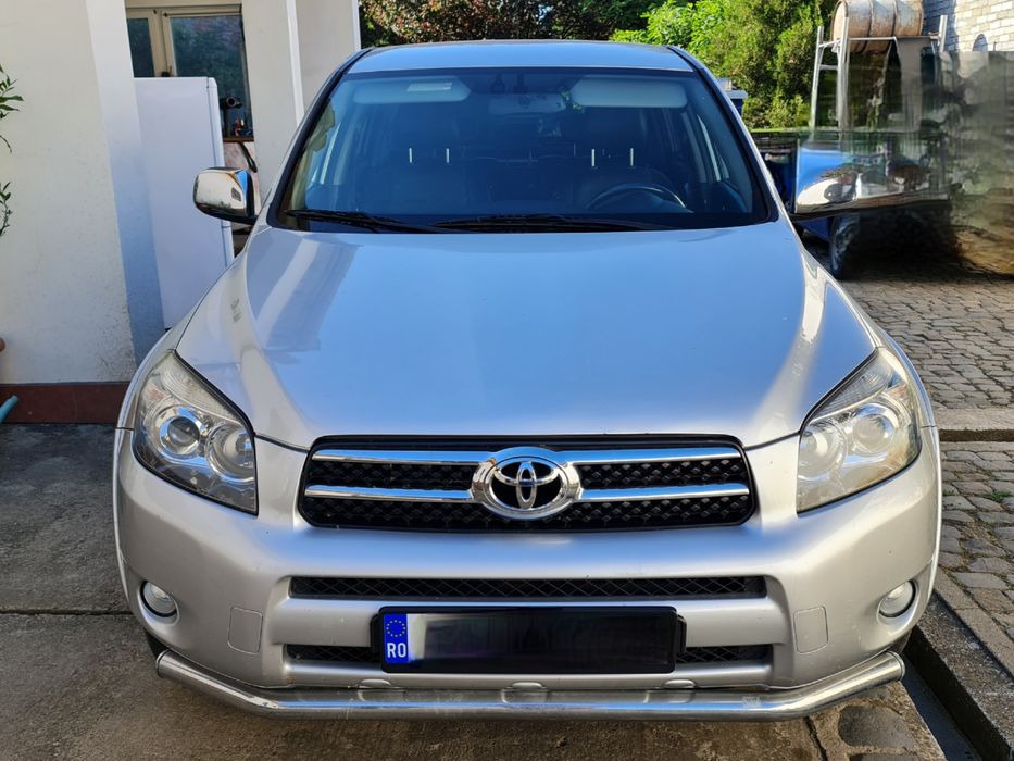 Vand Toyota Rav 4 din 2007 4x4  full options in stare tehnica foarte bună, ambreiaj și pompa apa schimbata recent. Piese originale, 315000 km rulați.