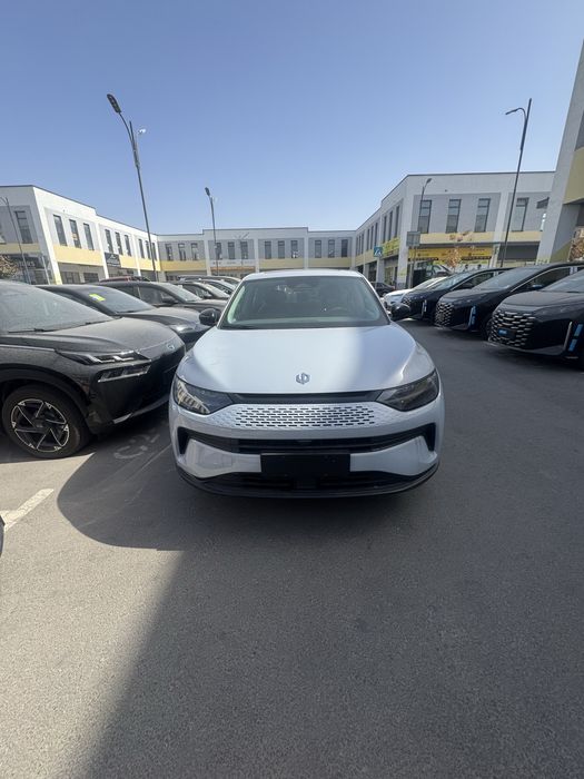 Leapmotor c11 gibrid lyukli