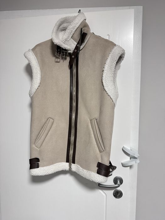 Елек с каракул, имитиращ велур