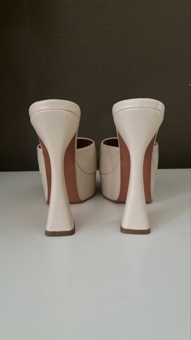 Туфли на каблуке