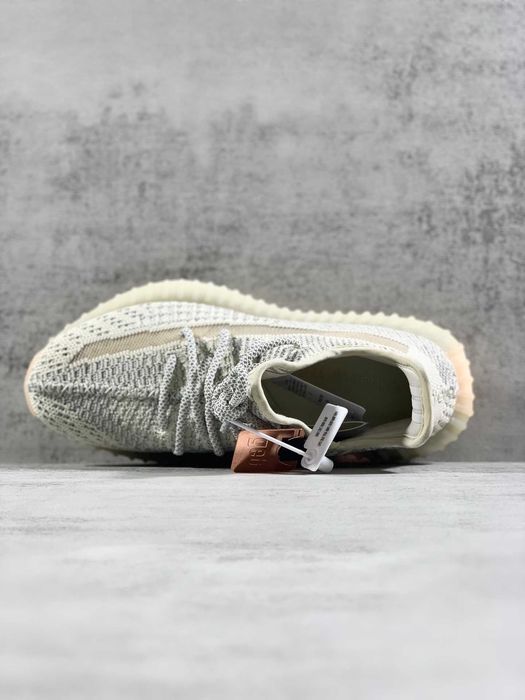 Adidas Yeezy Boost 350 V2 „Lundmark” (Non-Reflective)
