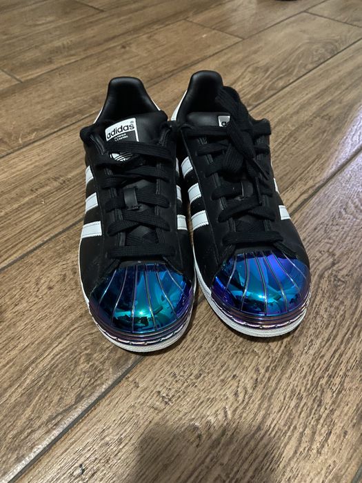 Обувки adidas перфектно качество
