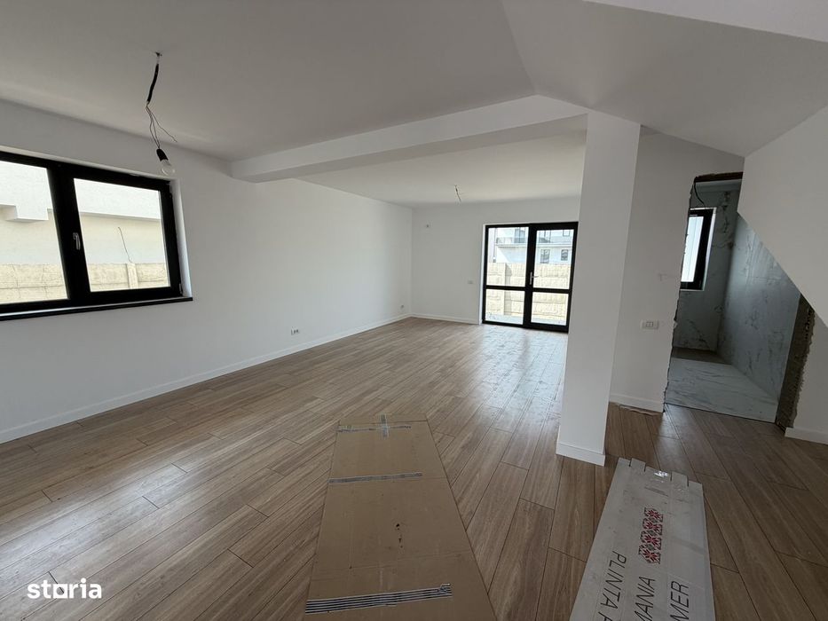 Vila tip duplex P+1+M / Bragadiru Cartierul Independentei / statie stb