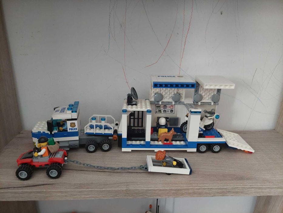 Lego city 60139 mobile command center