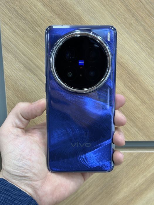 Vovi 200 Pro 12/256 GB