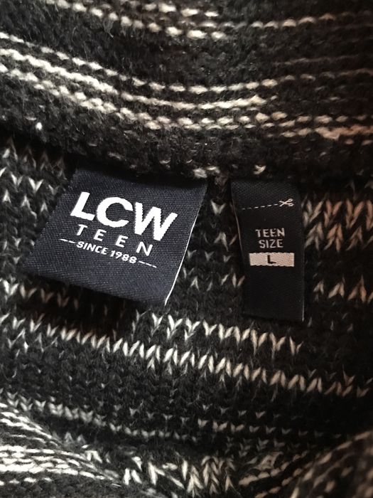 Мъжки вълнен пуловер с висока яка