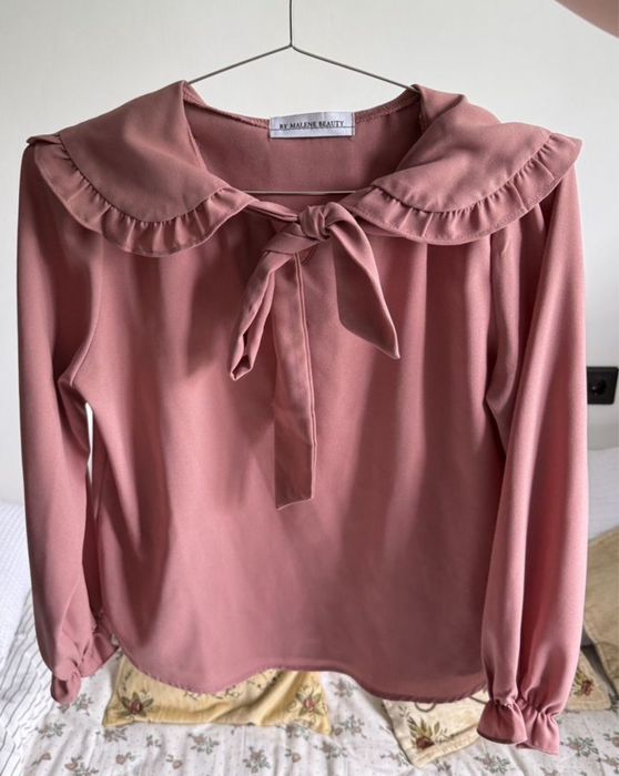 Женская блузка с рюшами