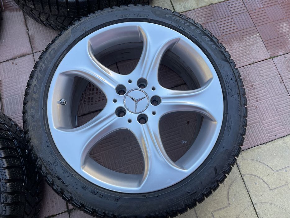 Jante R18 Mercedes W205 cu anvelope iarna Pirelli Sottozero 225/45/18