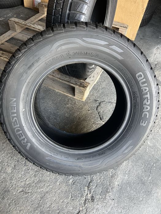 1 anvelopa iarna 205/70/15 si 1 anvelopa 215/65/15 Vredestein