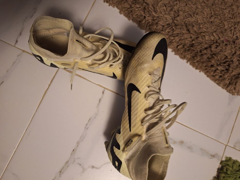 Vând ghete de fotbal profesionale(elite)