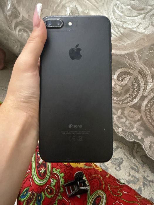 Айфонн 7    плюс