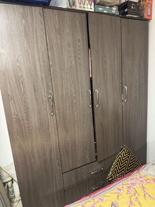 Продам шифонер.    .