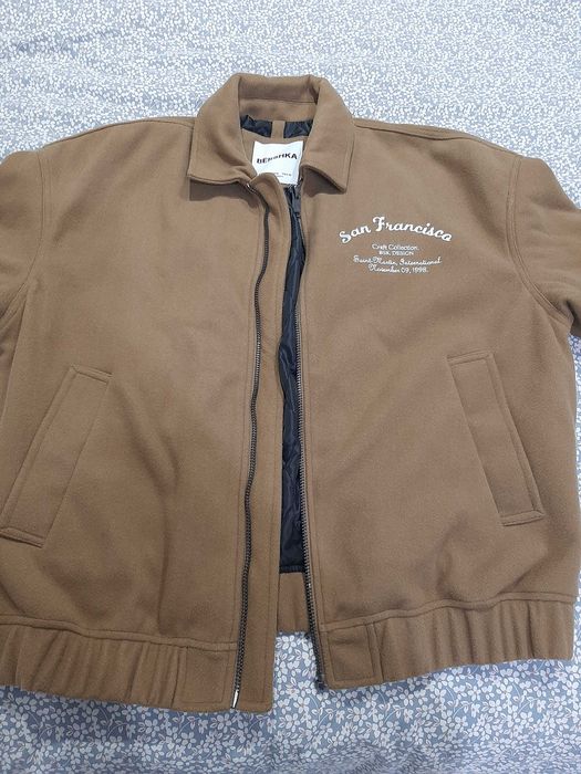 Чисто ново мъжко яке М размер на BERSHKA