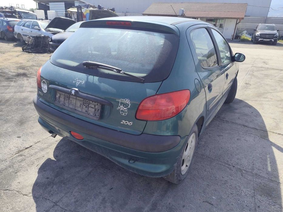 Peugeot 206 -  1.6 - 88к.с - 2000г. на части
