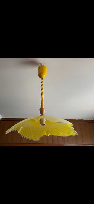 Полилей осветително тяло с регулиране на височината. Стъклен