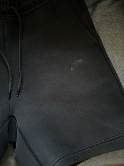 Nike шорти TECH FLEECE