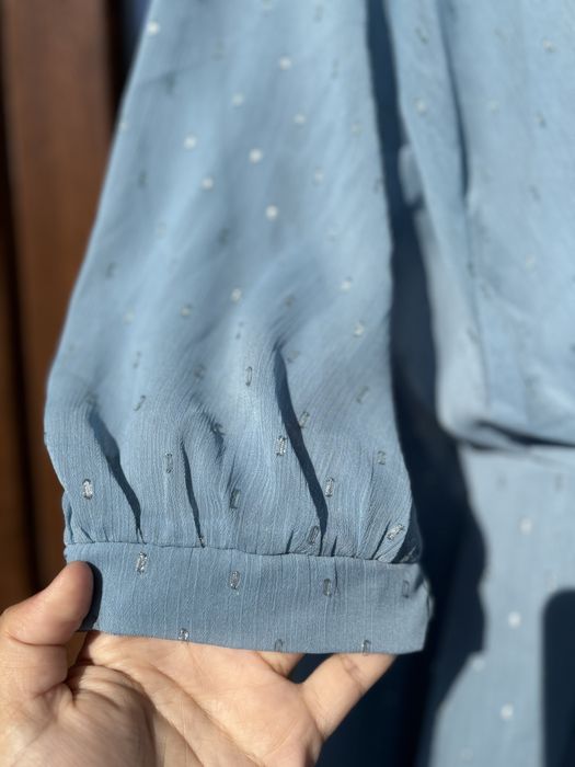 Rochita eleganta din voal bleu cu model subtil in buline