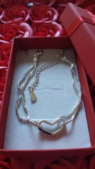 Сребърна гривна за дама. 8 налични модели.В подаръчна кутия.