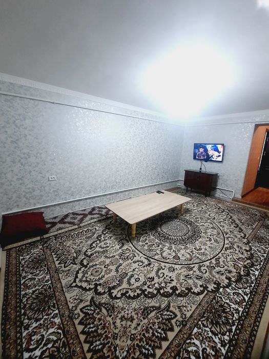 Урганч шахар шарк бозор ёнида 2хонали квартира 3хона килинган сотилади