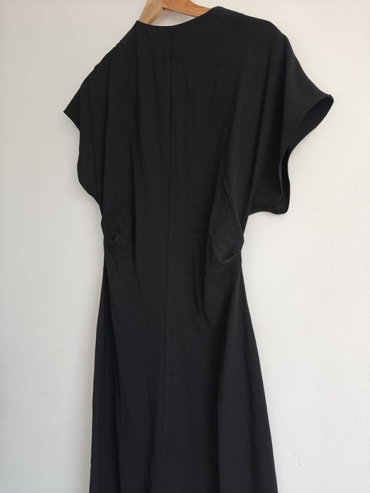 Rochie S cu mâneci lungi , Rochie neagra