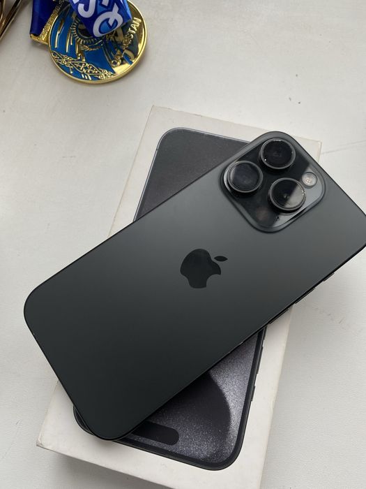 Продам, iphone 15 pro