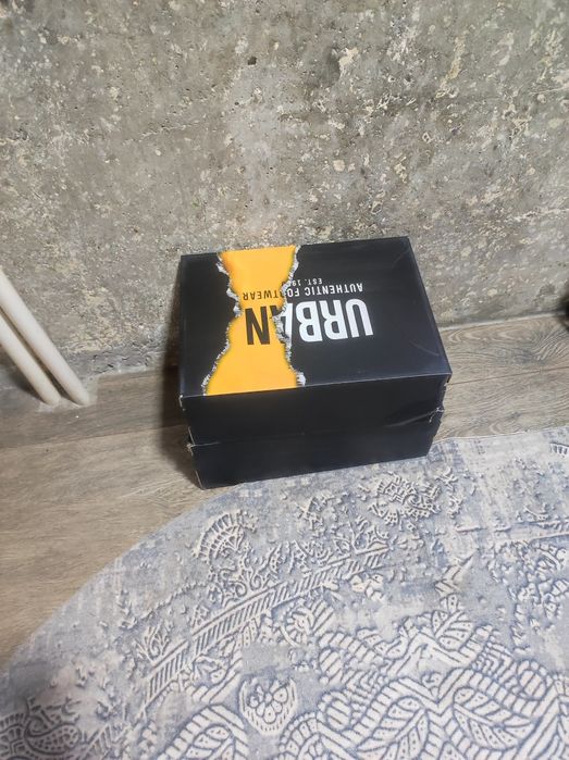 продам новые кроссовки Urban