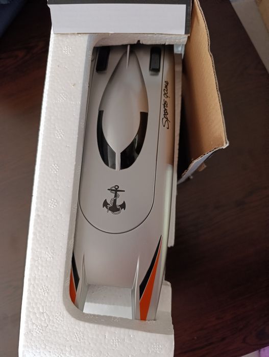 RC лодка с дистанционно управление