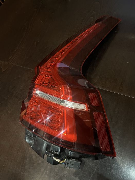 Volvo v60 2019  десен стоп