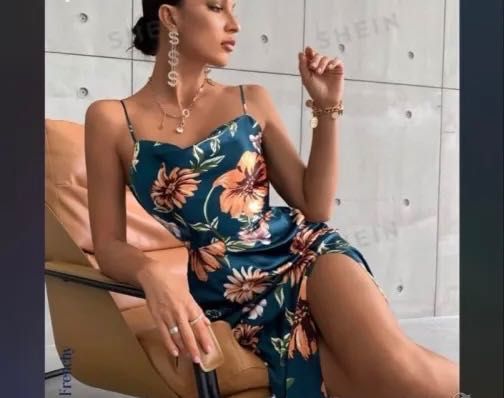 Лятна сатенена рокля