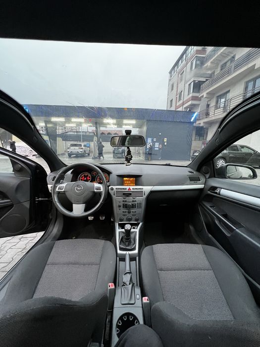 Opel Astra H GTC Panoramic Keyless Entry/Go