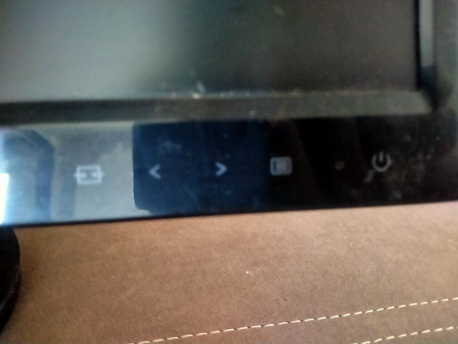 Монитор Aoc, с проводами в комплекте кабель монитора и вга