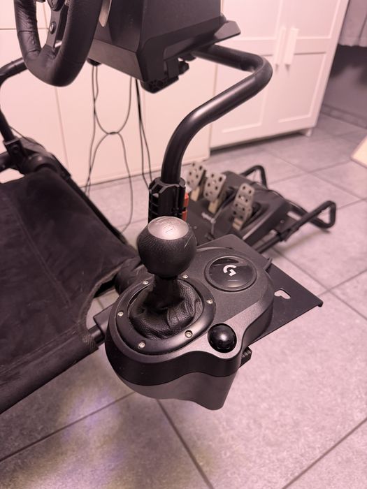 Volan logitech g920 (xbox si pc) si scaun next level racing gt lite