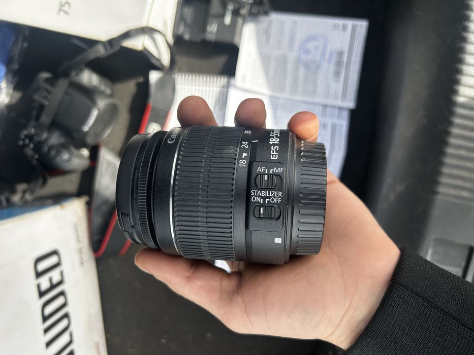 Фотоапарат Canon EOS 2000D