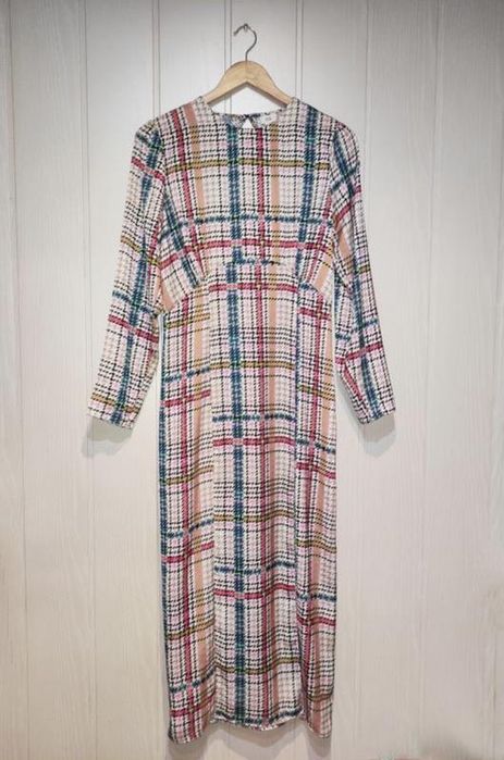 River Island карирана рокля с цепка отпред