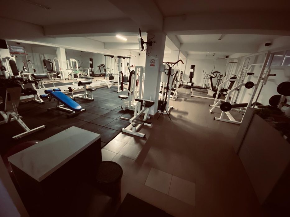 Aparate fitness,Sala complet echipata.