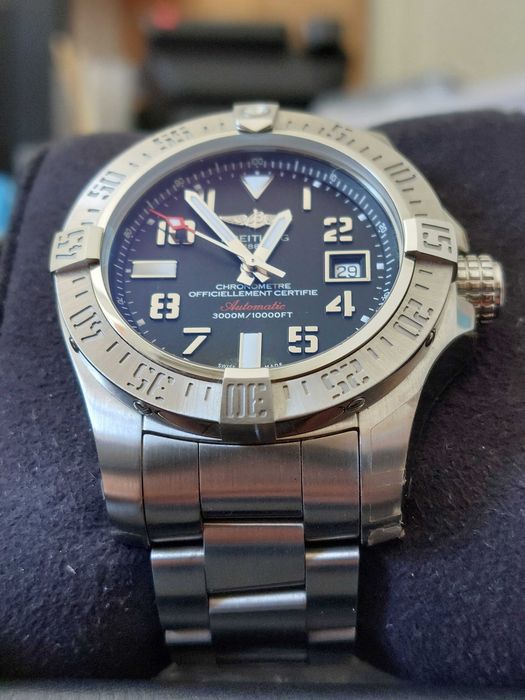 Breitling Avenger Seawolf / Chronograph 43 / GMT 45 Diver's Auto