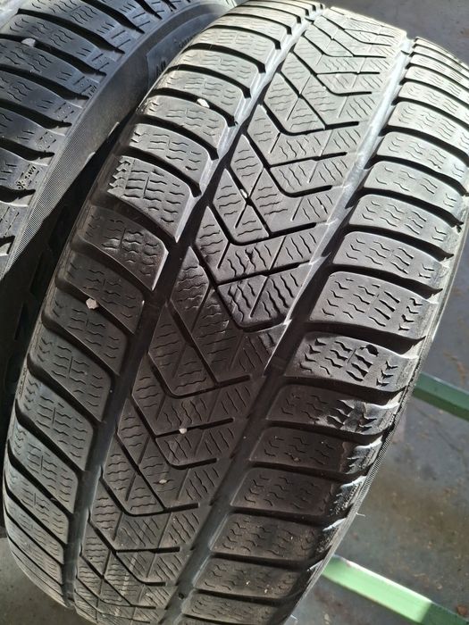2 Anvelope de iarmă 225 60 r17 Pirelli