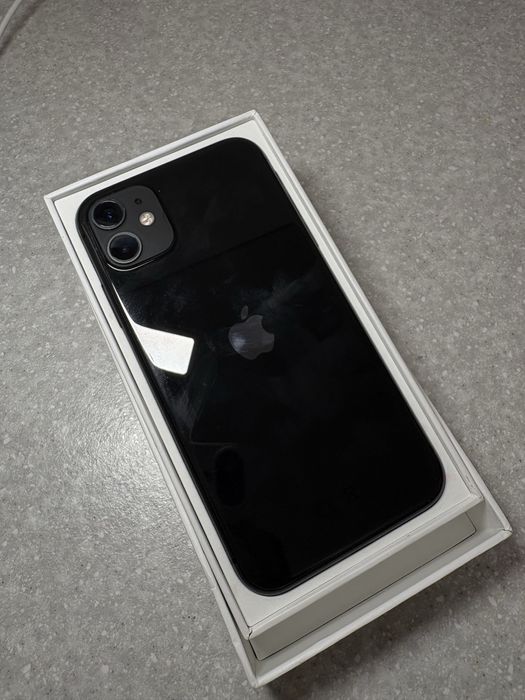 Продам айфон 11 на 64 гб
