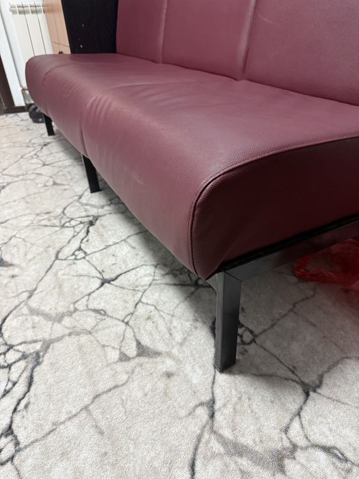 Продам диван не раскладной